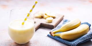 6 rețete de smoothie cu banane, perfecte pentru o gustare sănătoasă