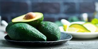 6 rețete pentru cei care adoră avocado