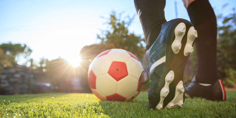 De ce să joci fotbal: 8 motive pe care trebuie să le știe orice persoană FIT