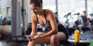 Beneficii și dezavantaje: tot ce trebuie să știi despre antrenamentele cu aplicații fitness pe mobil
