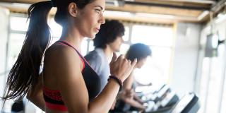 Ce să iei cu tine la sala de fitness ca să ai parte de un workout excelent