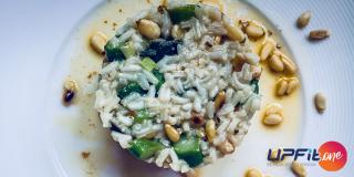 Rețeta FIT: orez cu sparanghel și mix de semințe crude