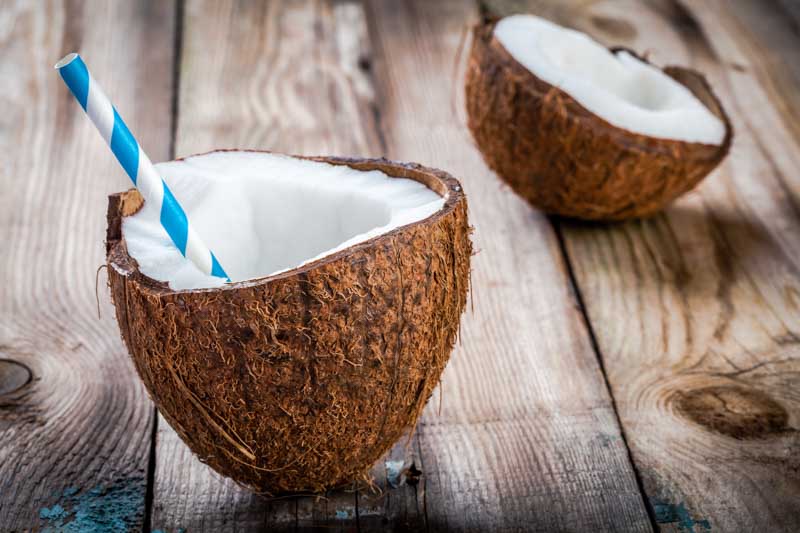 de ce sa bei apa de cocos